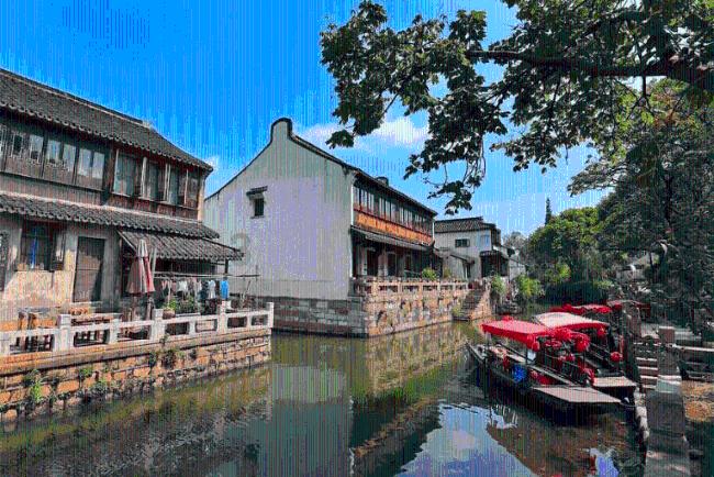 宝马里哭女神沉默14年,婚后半年7度被家暴是为何?